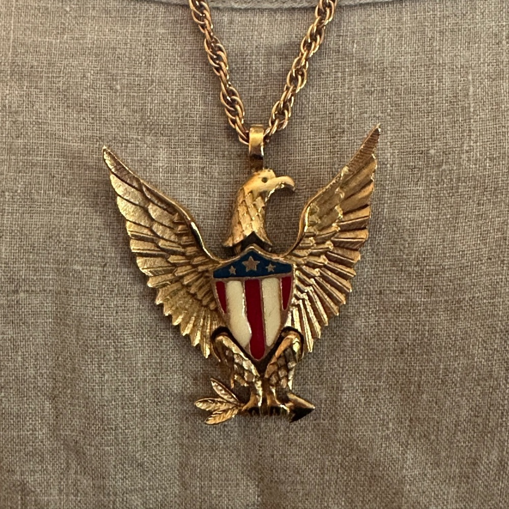 American Eagle Patriotic Pendent Necklace 🇺🇸